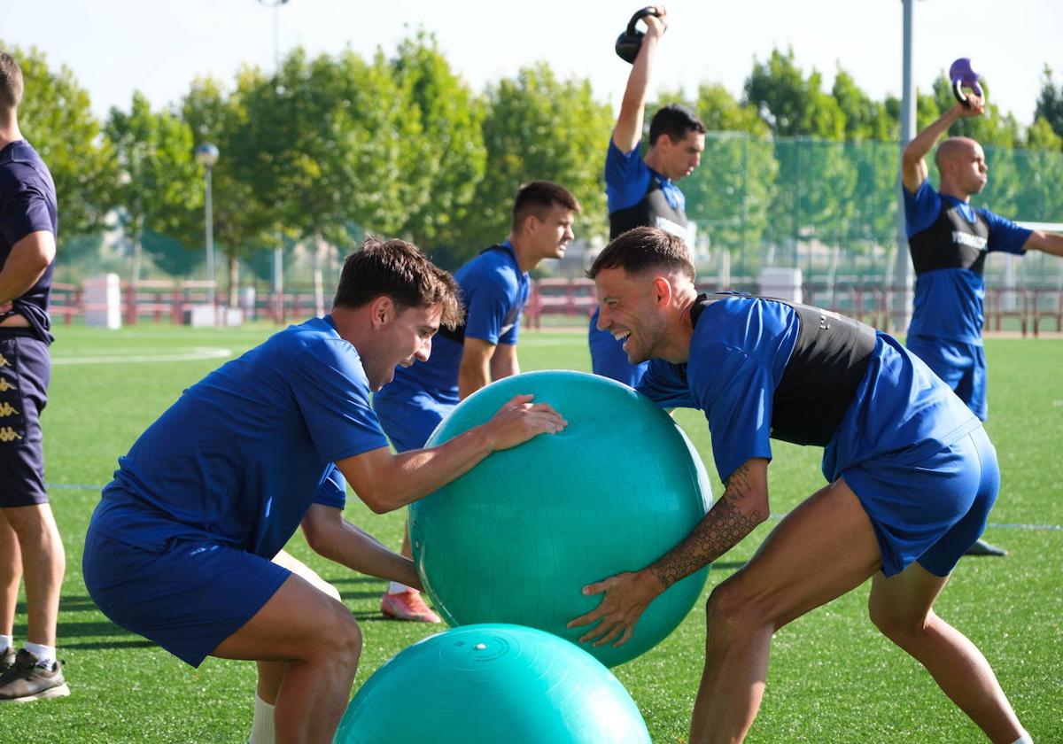 Dani Garrido y Javi Castellano, durante un entrenamiento en Pradoviejo.