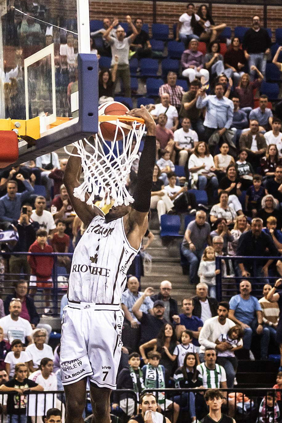 Clavijo 62 - Betis 56