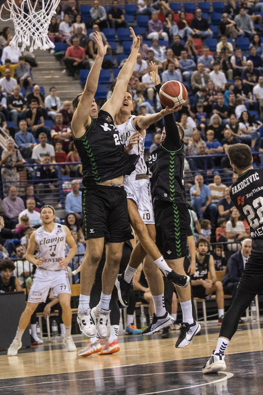 Clavijo 62 - Betis 56