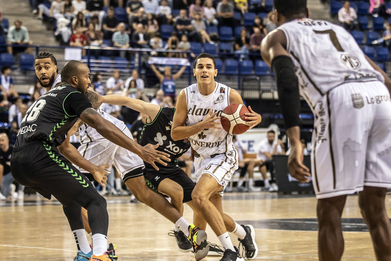 Clavijo 62 - Betis 56