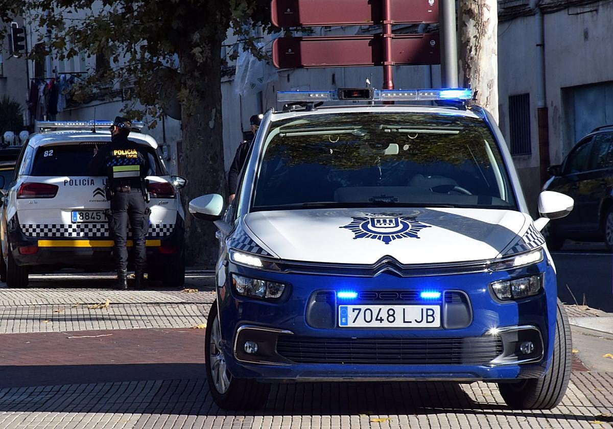 Vehículos de la Policía Local de Logroño.