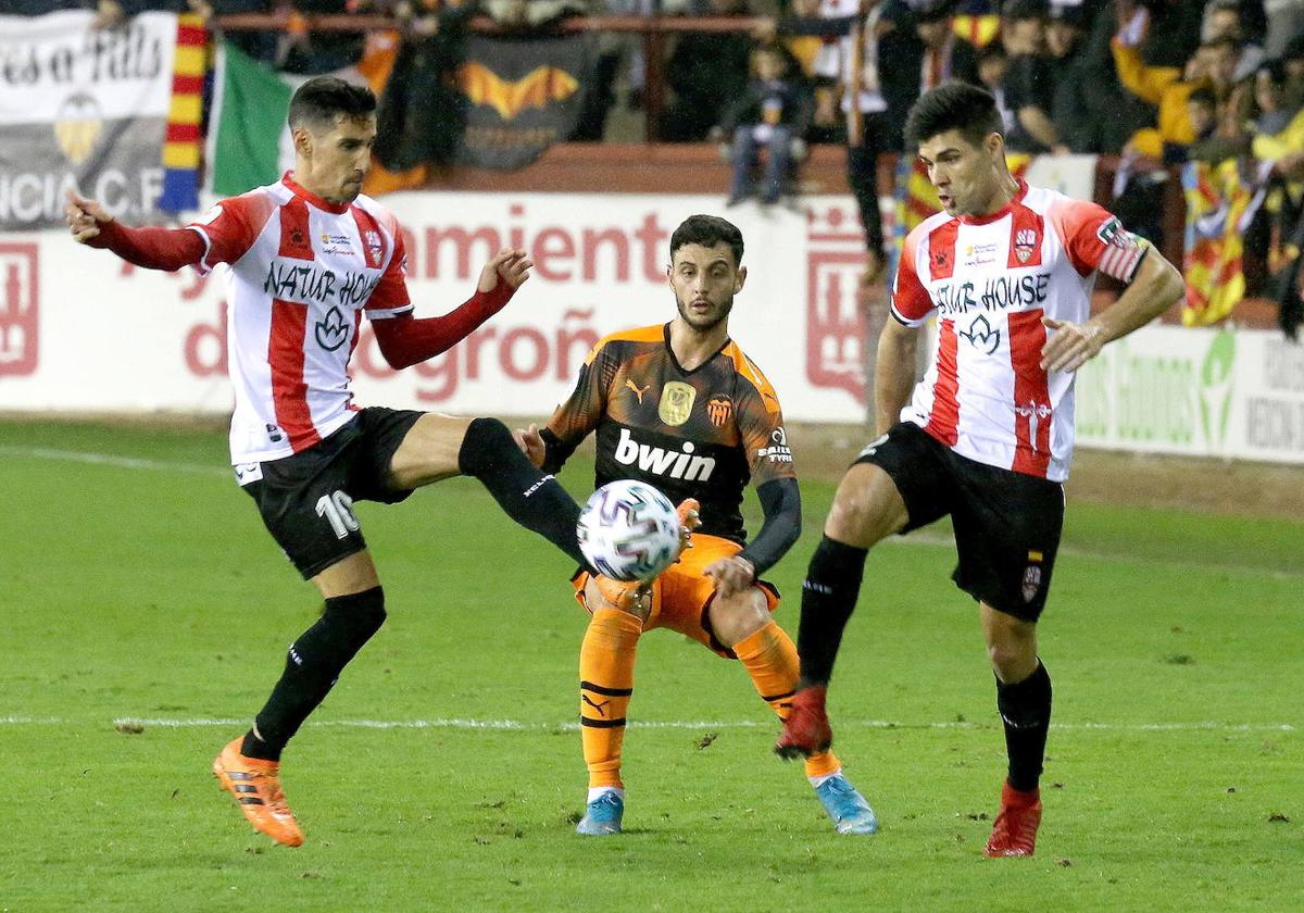 La UD Logroñés y el Valencia se han encontrado en dos ocasiones en la Copa del Rey y en ambas los valencianos se hicieron con el pase a la siguiente ronda.