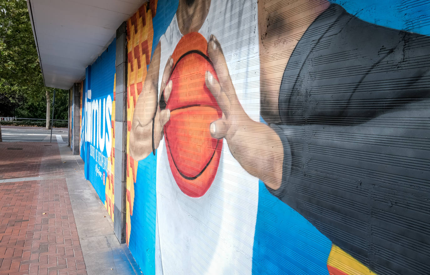 Detalle del mural en cuestión obra de 'Stendhal23art' (@josele_fernandez_) encargado tanto por el futuro negocio como por el arquitecto que proyecta el espacio.