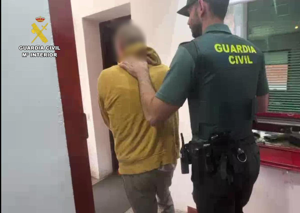 Imagen secundaria 1 - Detenido por 28 robos en casas en Alberite, incluso con los dueños dentro