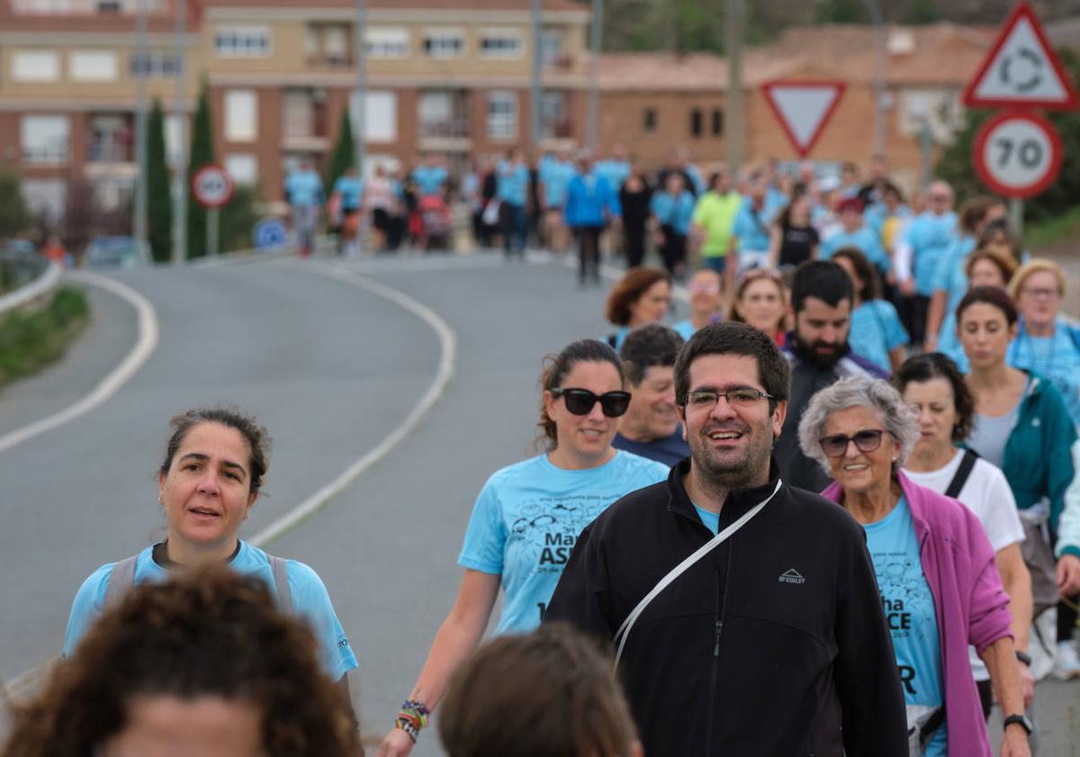 Imagen principal - Mucha ilusión, ganas de disfrutar y de reencuentro al ritmo de la Marcha Aspace