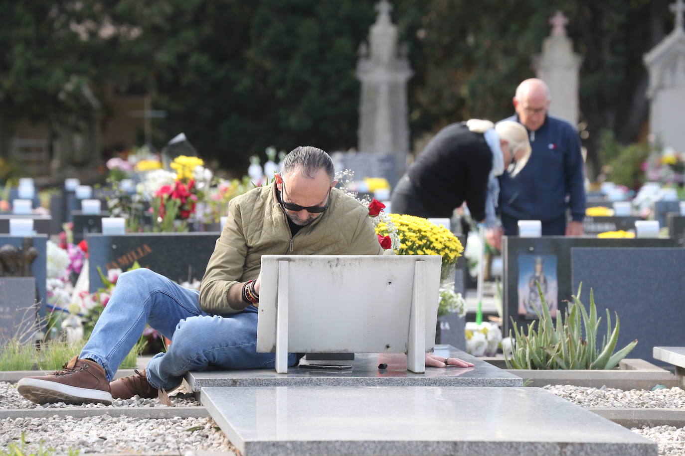 Homenaje a los difuntos durante el día