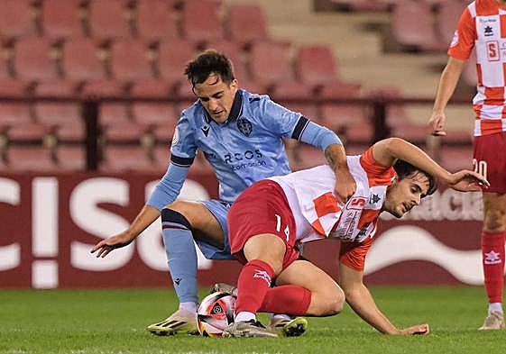 Un lance del partido de este martes en Las Gaunas.