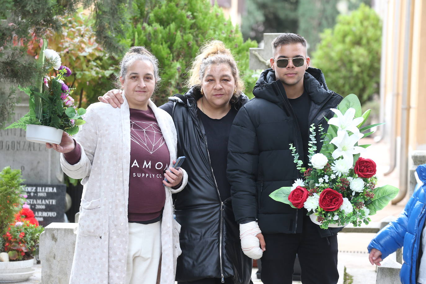 El Día de Todos los Santos, en el cementerio de Logroño