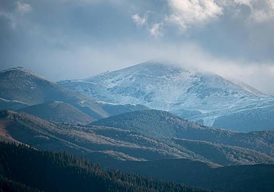 El pico San Lorenzo visto desde Santo Domingo.