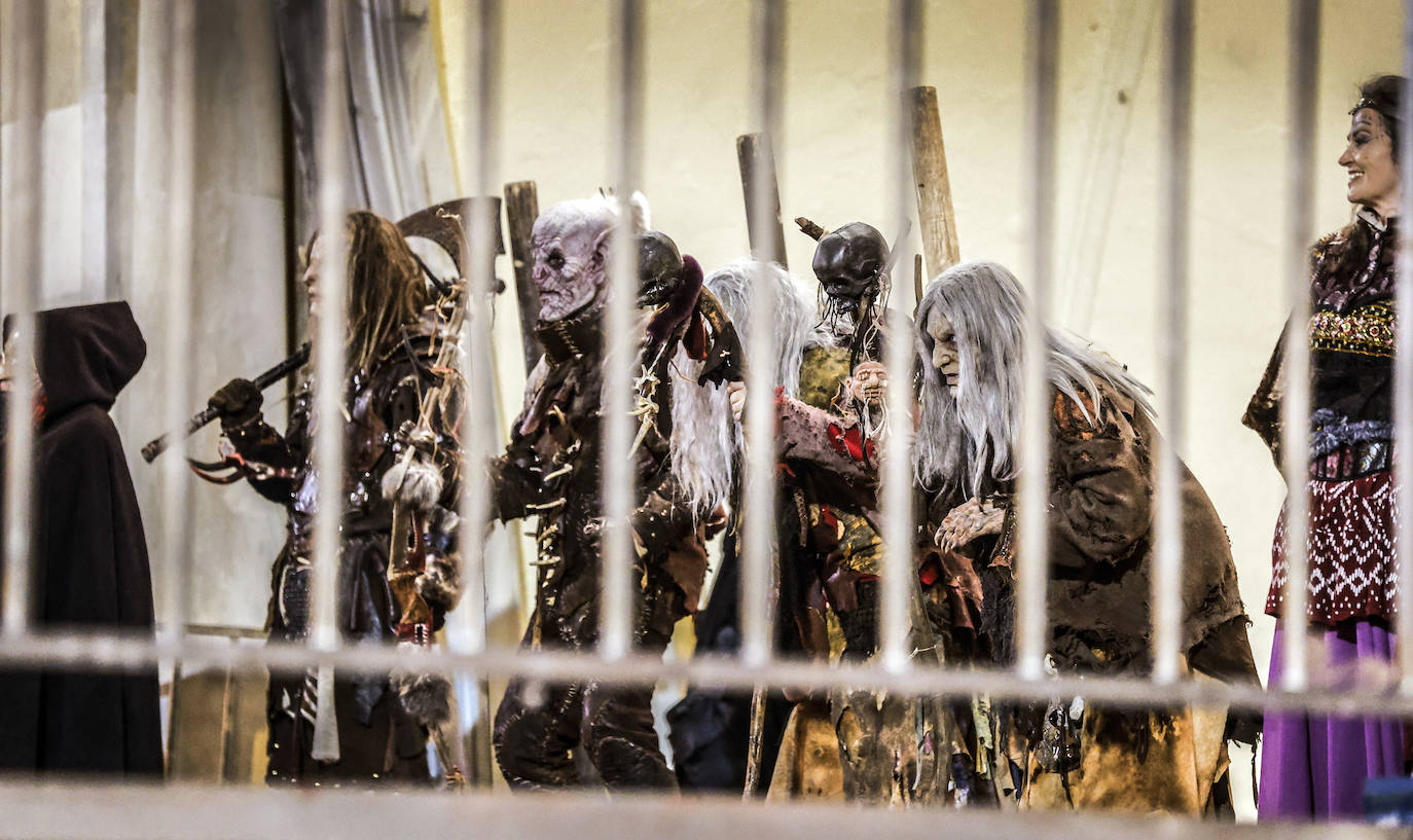 &#039;El baile de los malditos&#039; cerró la fiestas de las brujas