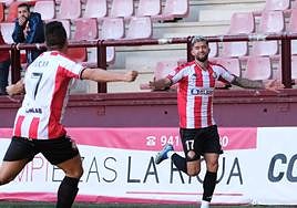 Jordi Escobar celebra su gol ante el Tarazona.