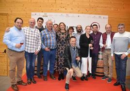 Representantes de las bodegas participantes en la presentación de los primeros vinos de la añada 2023 en la sala Entreviñas de Aldeanueva.