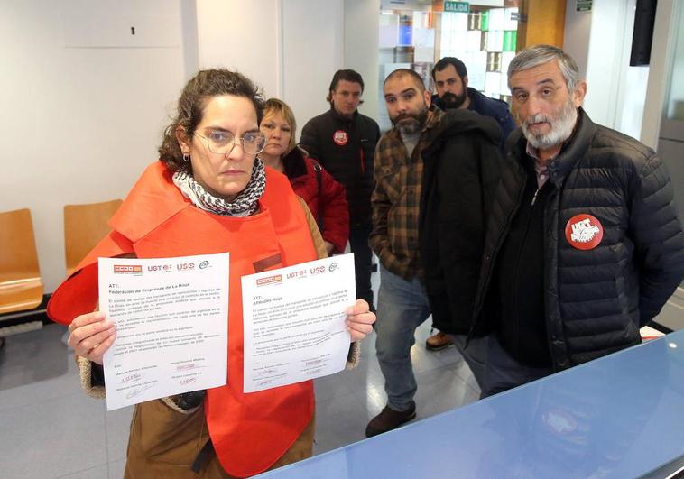 Representantes de los sindicatos del transporte, este pasado martes en la sede de la FER.