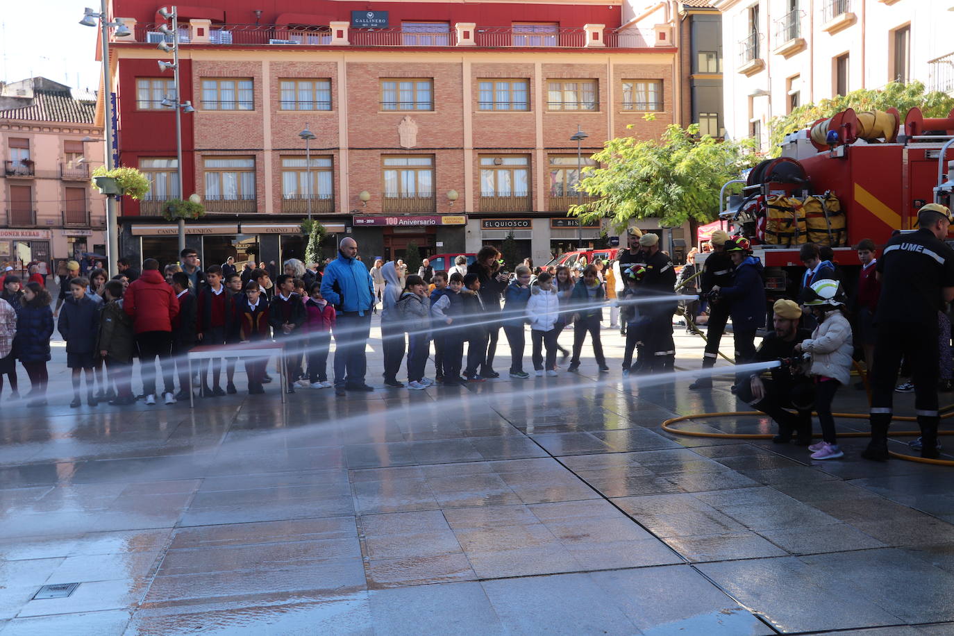 La exposición de medios de la UME, en imágenes