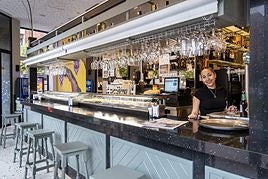 Arriba, Bárbara Borrayo; abajo, comedor de 'Rocío'.