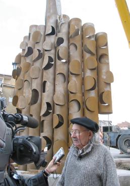 Imagen - Ibarrola, con su escultura de San Asensio