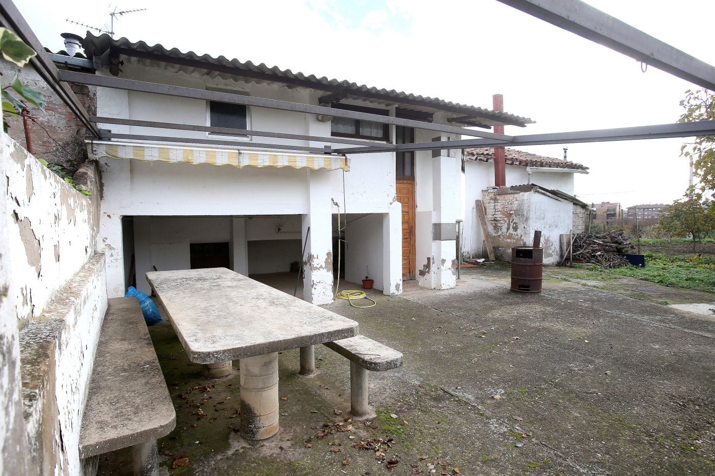 La ocupación de la casa de la carretera de El Cortijo acaba con tres detenidos