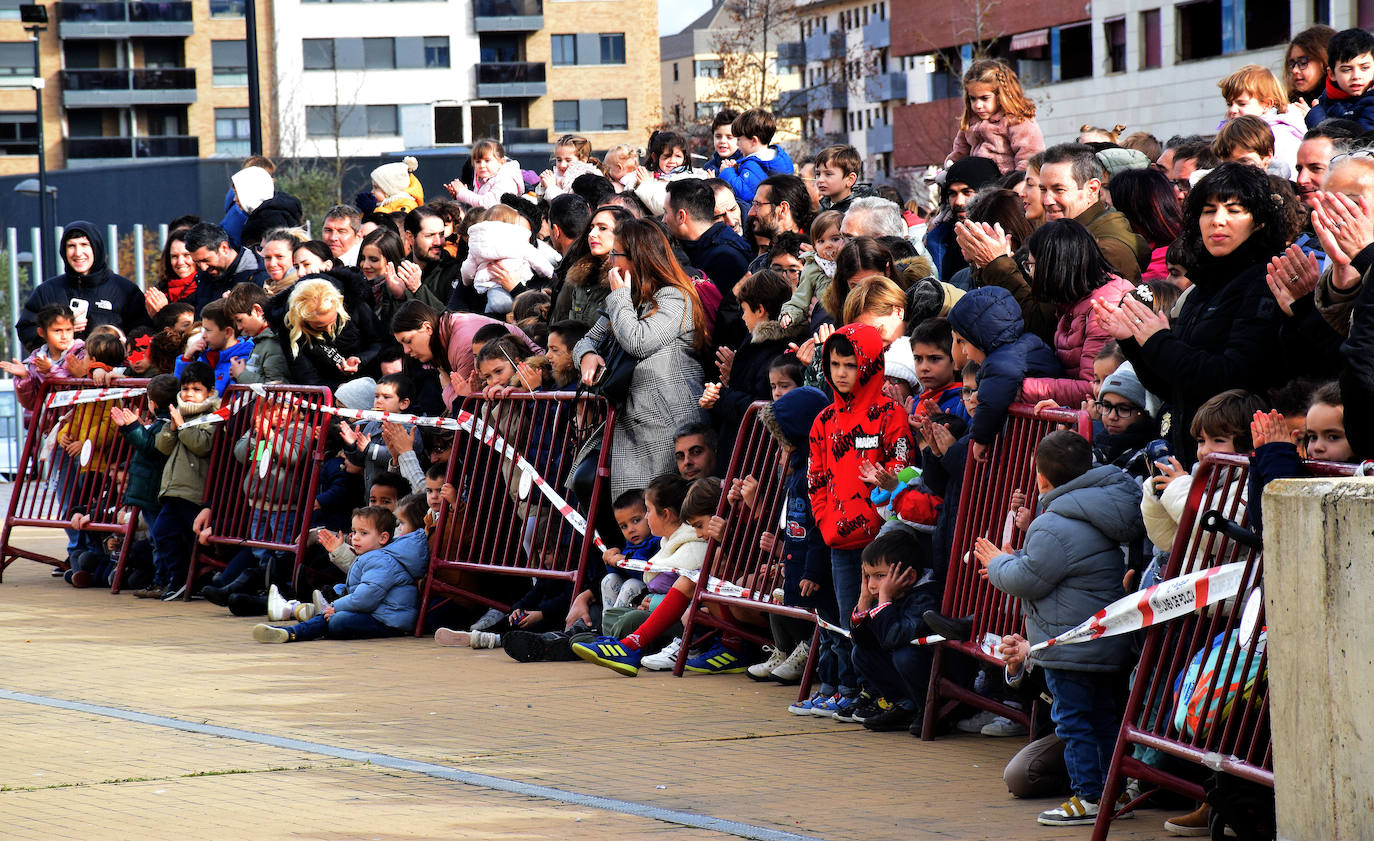 La Policía Nacional se acerca a los niños