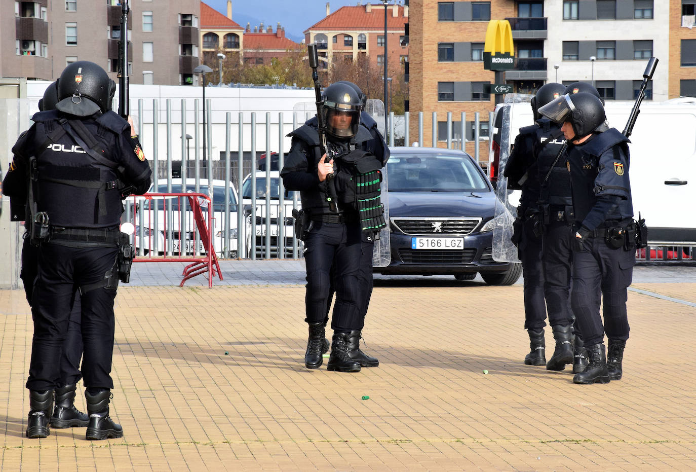 La Policía Nacional se acerca a los niños