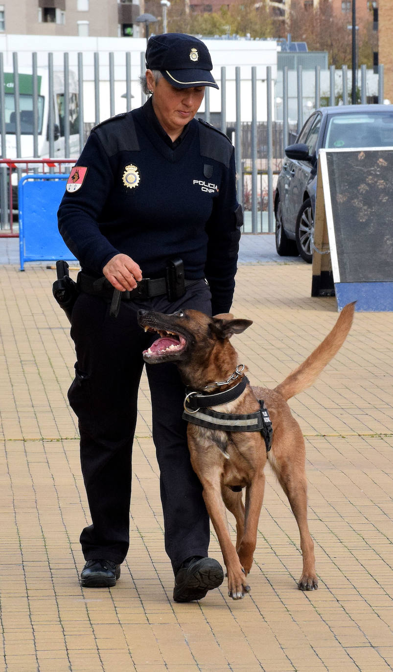 La Policía Nacional se acerca a los niños