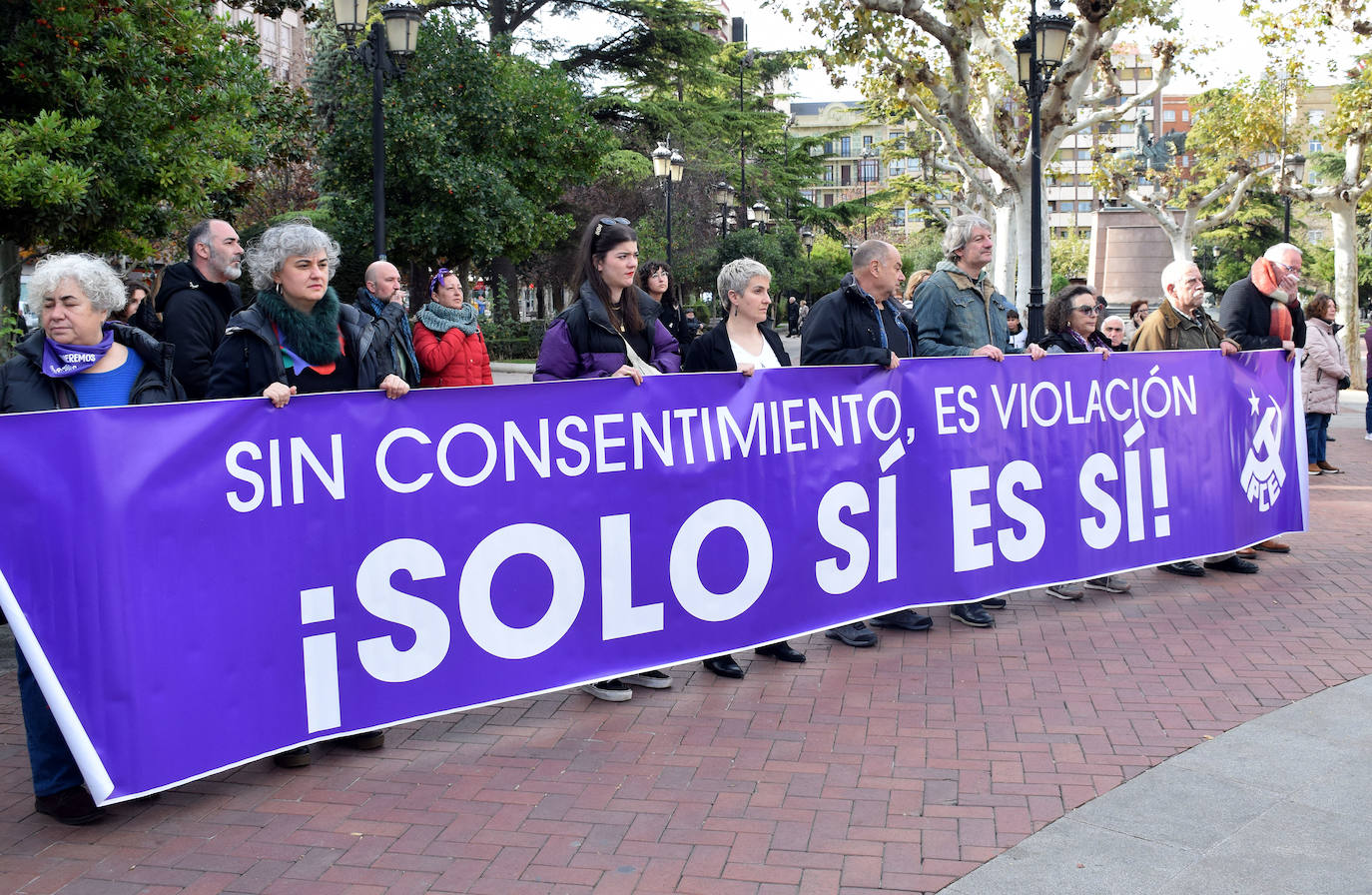 Concentración en El Espolón contra la violencia machista