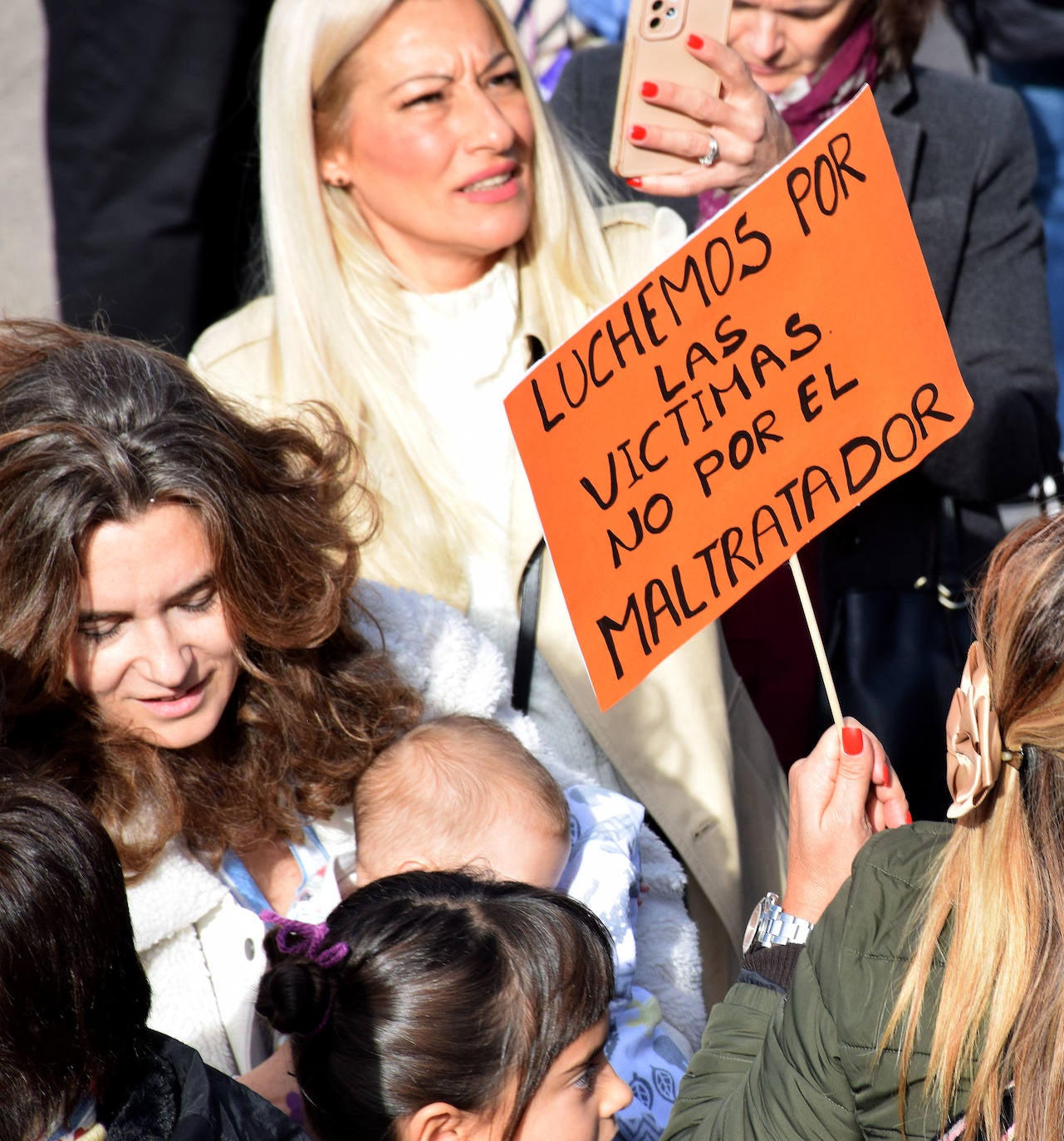 Concentración en El Espolón contra la violencia machista