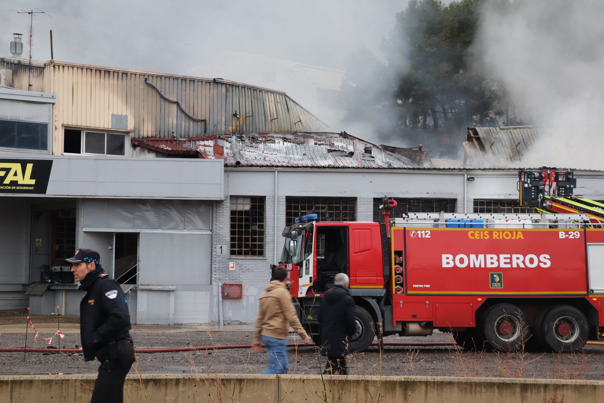 Así han quedado las instalaciones de Calzados Fal tras el incendio