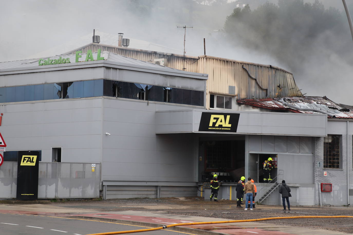 Así han quedado las instalaciones de Calzados Fal tras el incendio