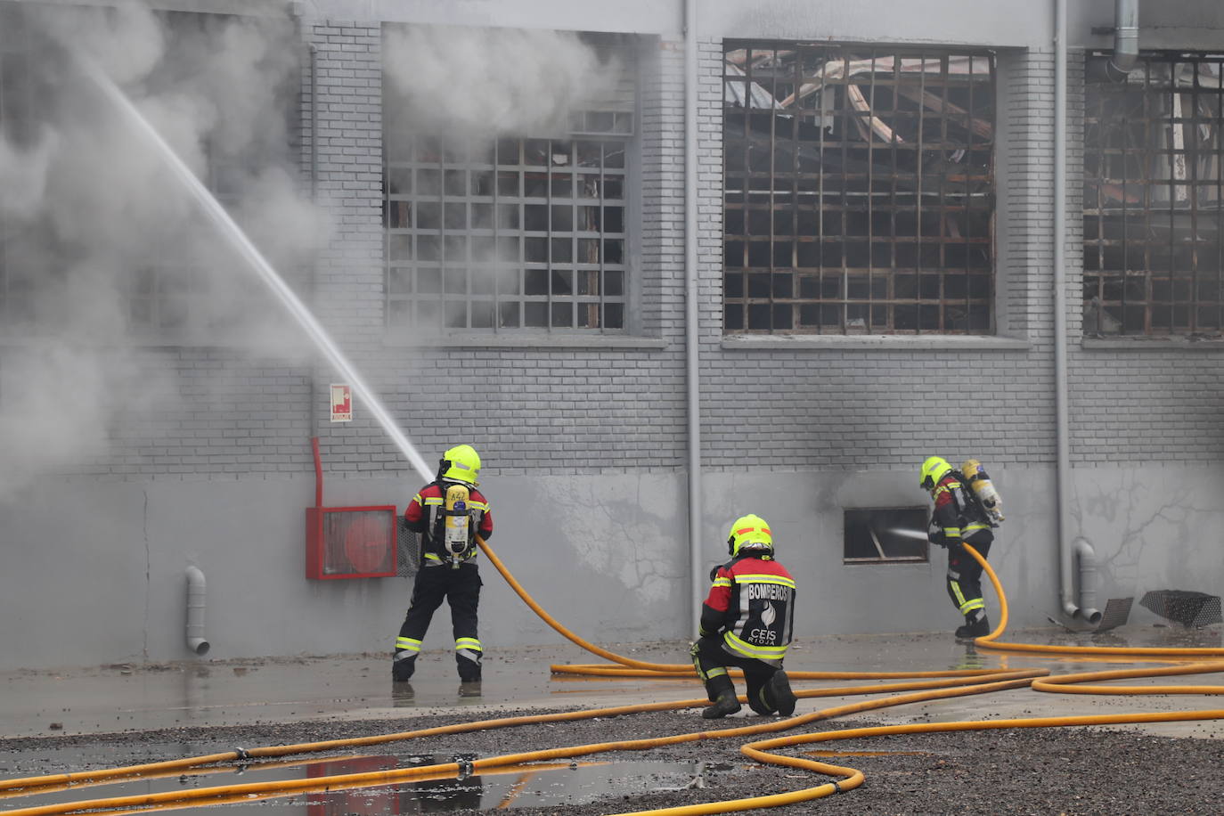 Así han quedado las instalaciones de Calzados Fal tras el incendio