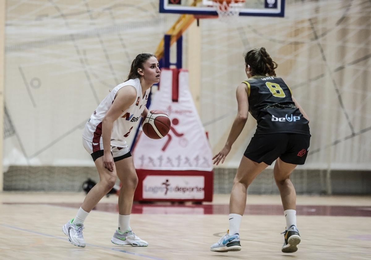 Mónica Alonso, durante el partido de este sábado en Lobete.