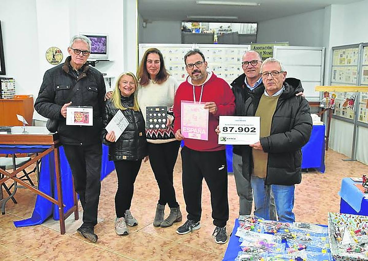 Imagen secundaria 1 - La Navidad llega con fuerza, ilusión y ganas de disfrutar