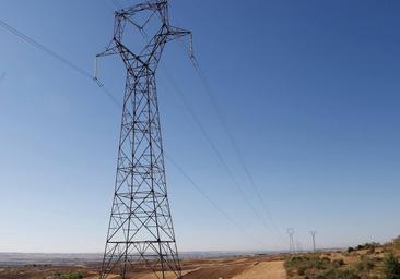 El Ministerio da luz verde ambiental a la polémica autopista de alta tensión de Forestalia