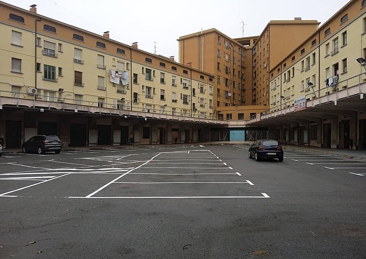 Imagen secundaria 1 - Abierto el parking provisional de la antigua estación, que ya acoge a sus primeros vehículos