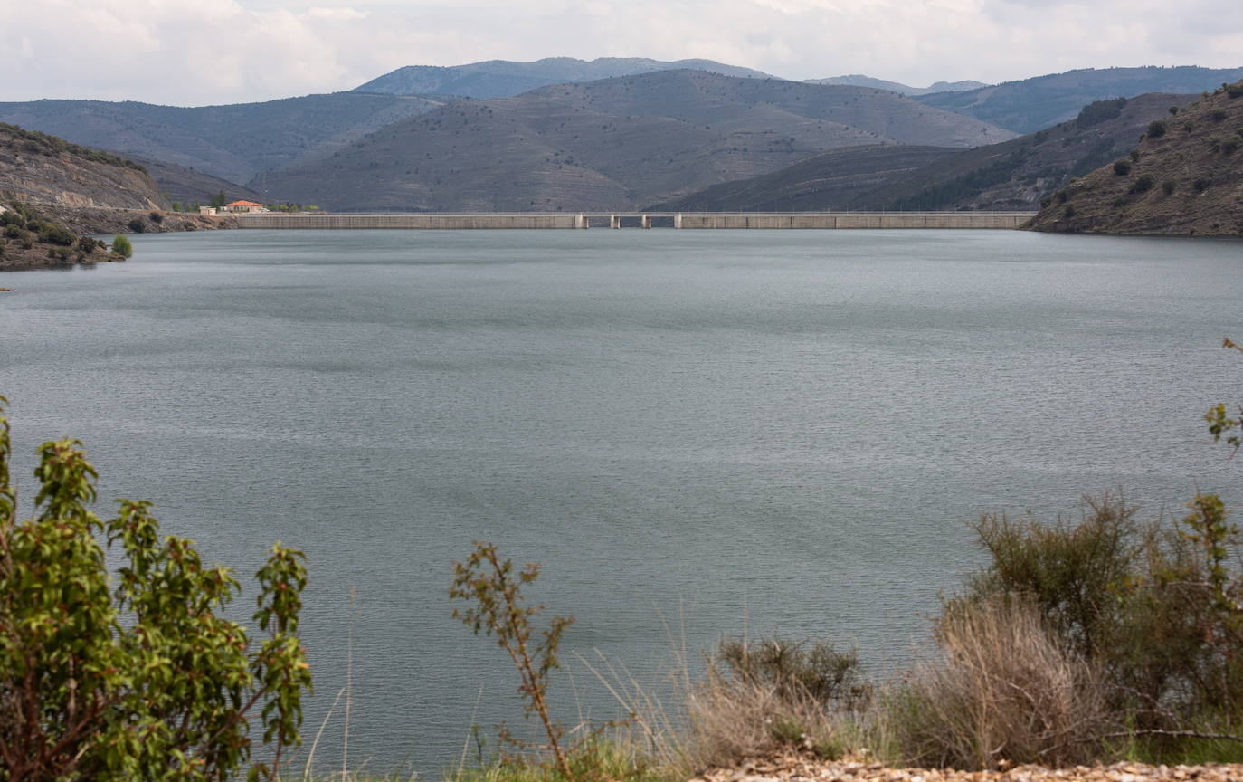 El pantano González Lacasa y la presa de Enciso, en imágenes