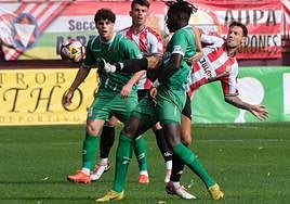 Javi Castellano, en el partido entre la SD Logroñés y el Cornellá en Las Gaunas.