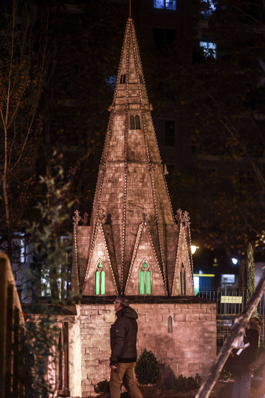 El Belén de Logroño brilla en la noche