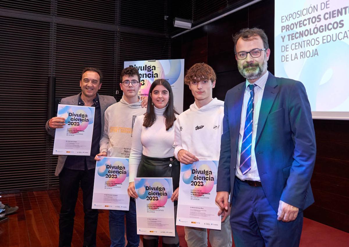 Imagen secundaria 1 - La entrega de premios clausura Divulgaciencia