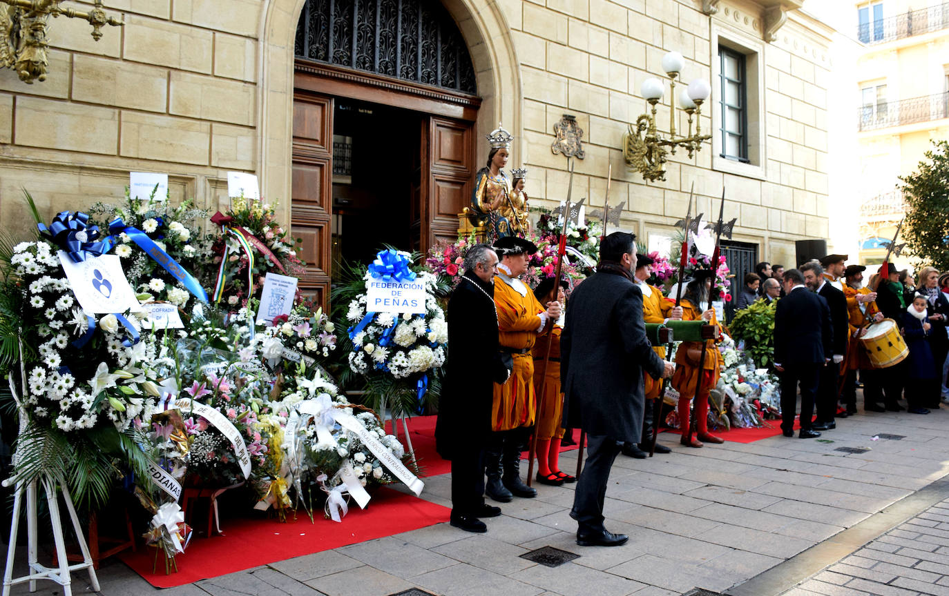 Ofrenda de flores a la Virgen de la Esperanza