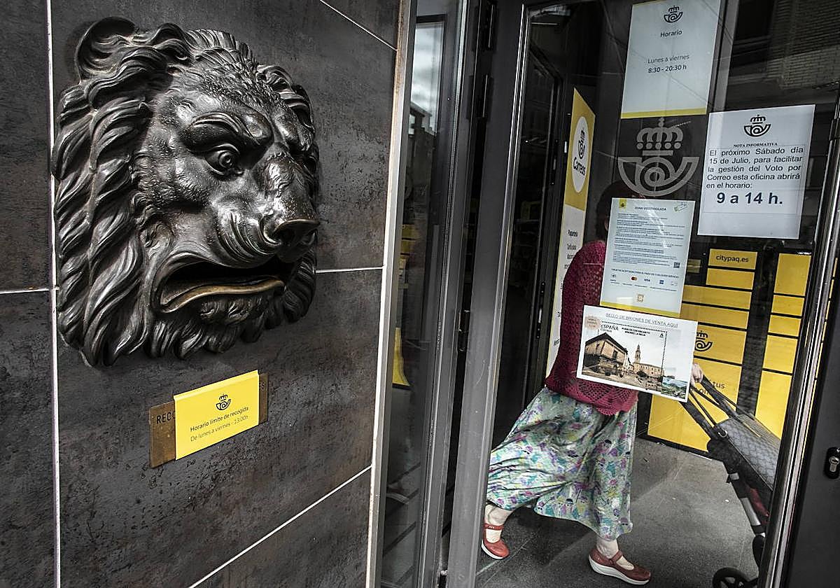 Oficina de Correos de la calle Once de junio, en Logroño.