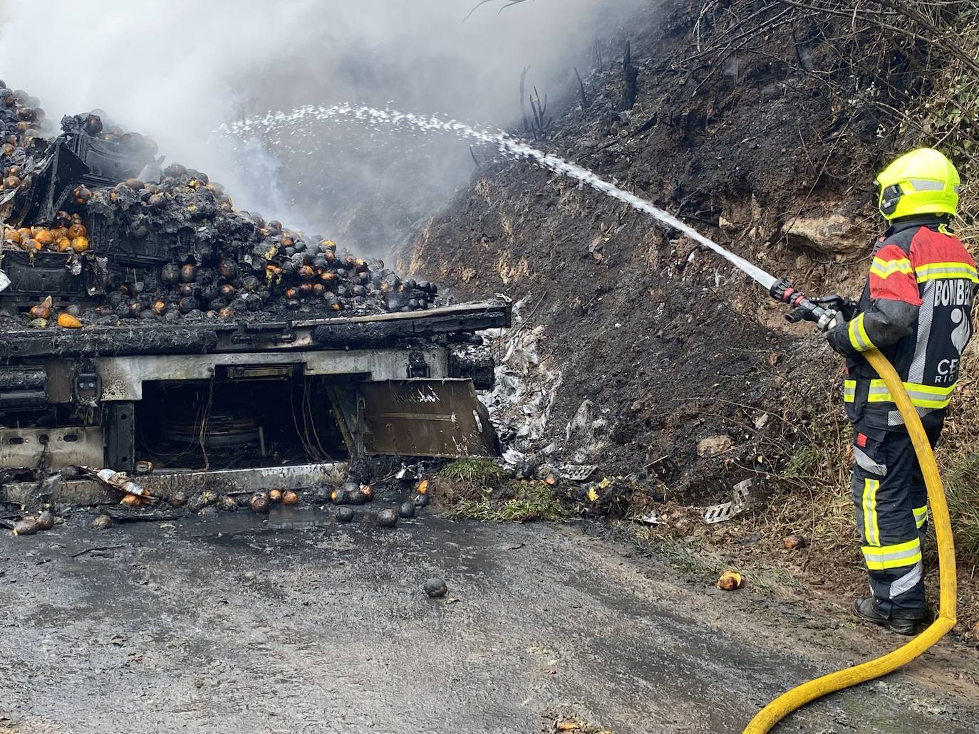 Todas las fotos: lo que el camión dejó a su paso