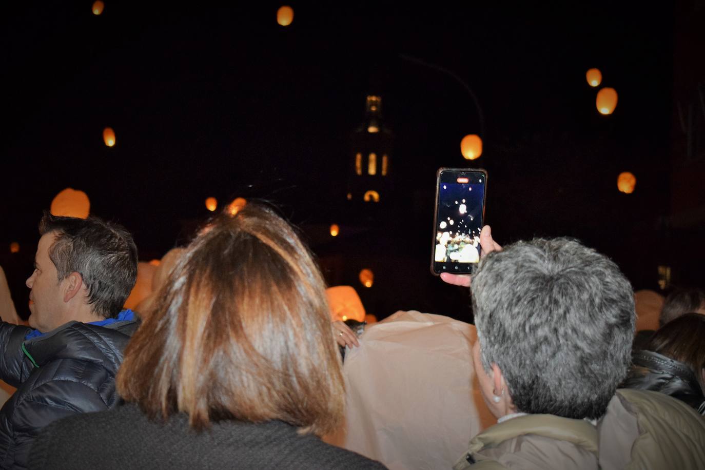 Suelta de farolillos en Fuenmayor