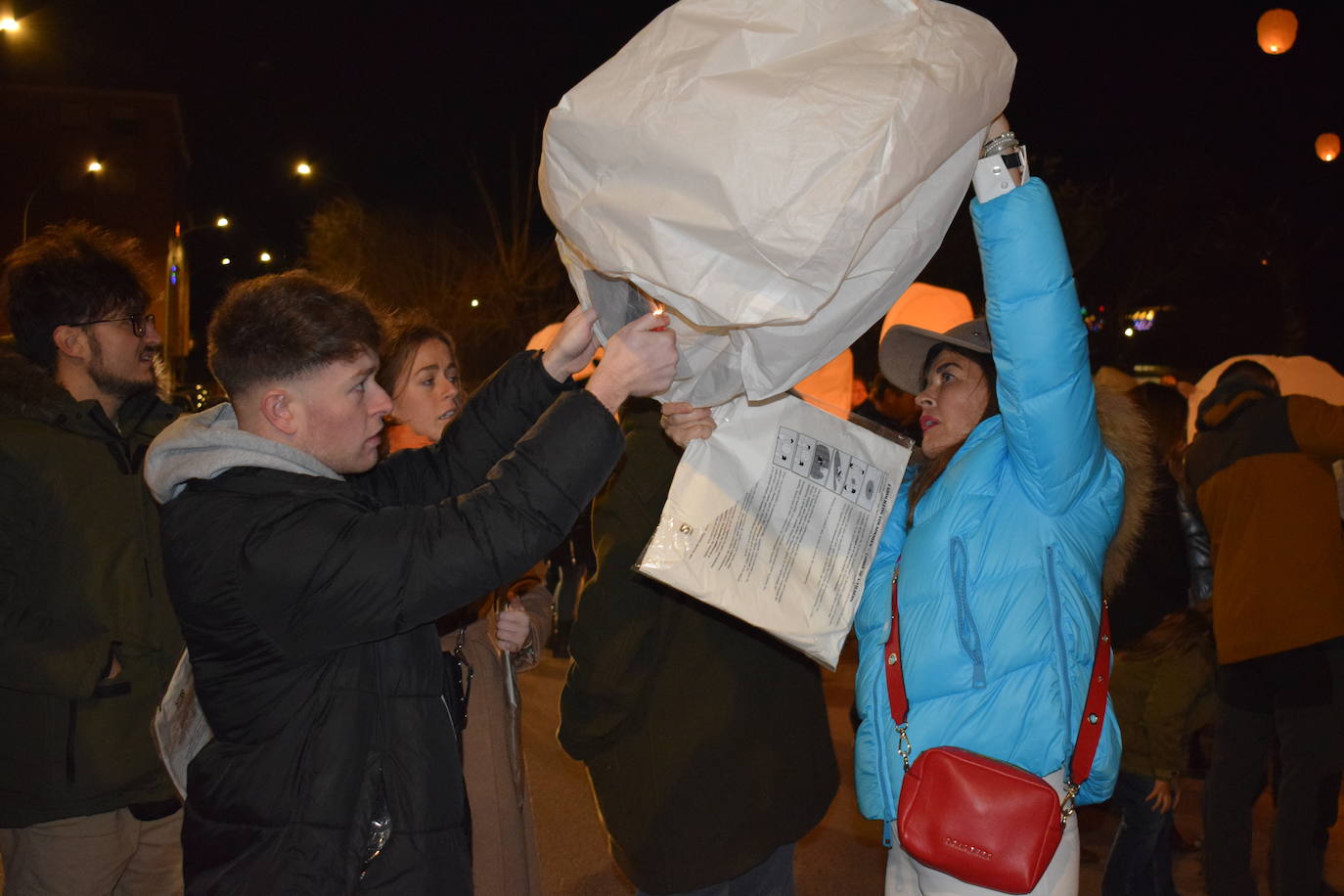 Suelta de farolillos en Fuenmayor
