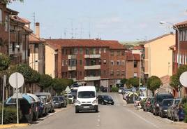 Carretera Trescasas, en el barrio de San Lorenzo de Segovia, donde se encuentra el piso.