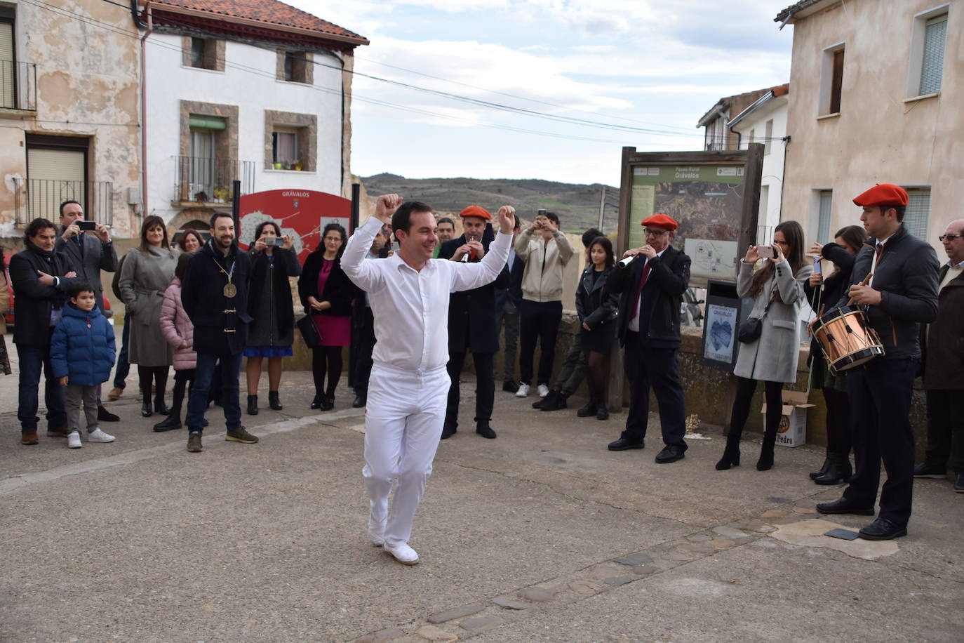 Fotos: Baile de &#039;los brindis&#039; en Grávalos