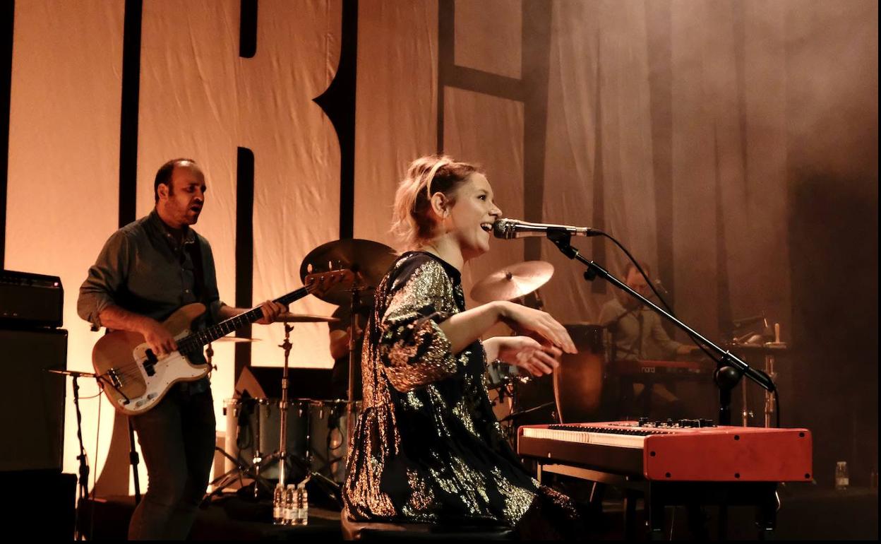 El concierto de Morgan en el festival Actual de Logroño, diferente y sobresaliente