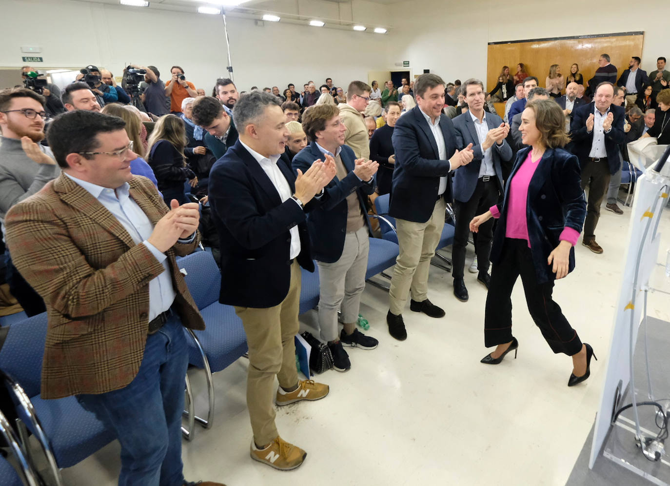 Fotos: Almeida y Gamarra acompañan a Conrado Escobar en su presentación como candidato a la Alcaldía de Logroño