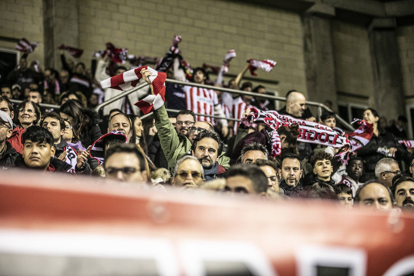 Fotos: El partido de Copa en Las Gaunas se vivió con emoción