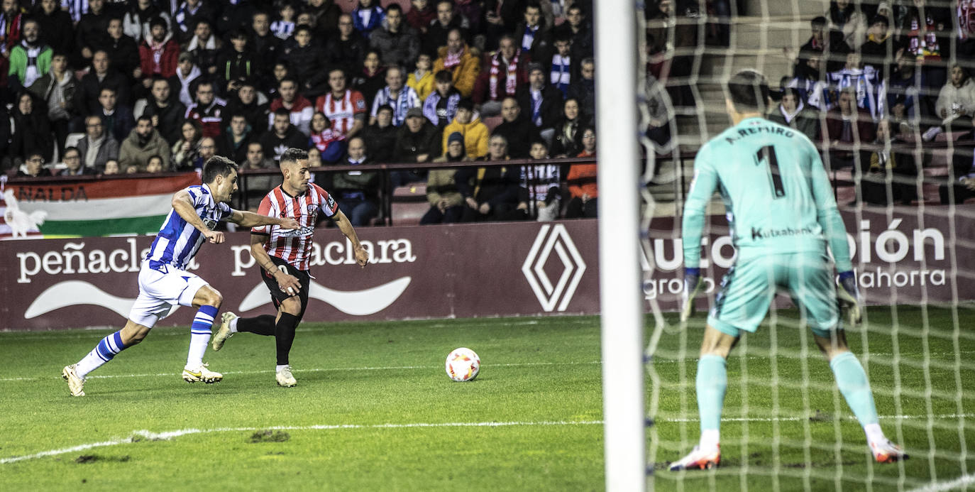 Fotos: El partido de Copa en Las Gaunas se vivió con emoción