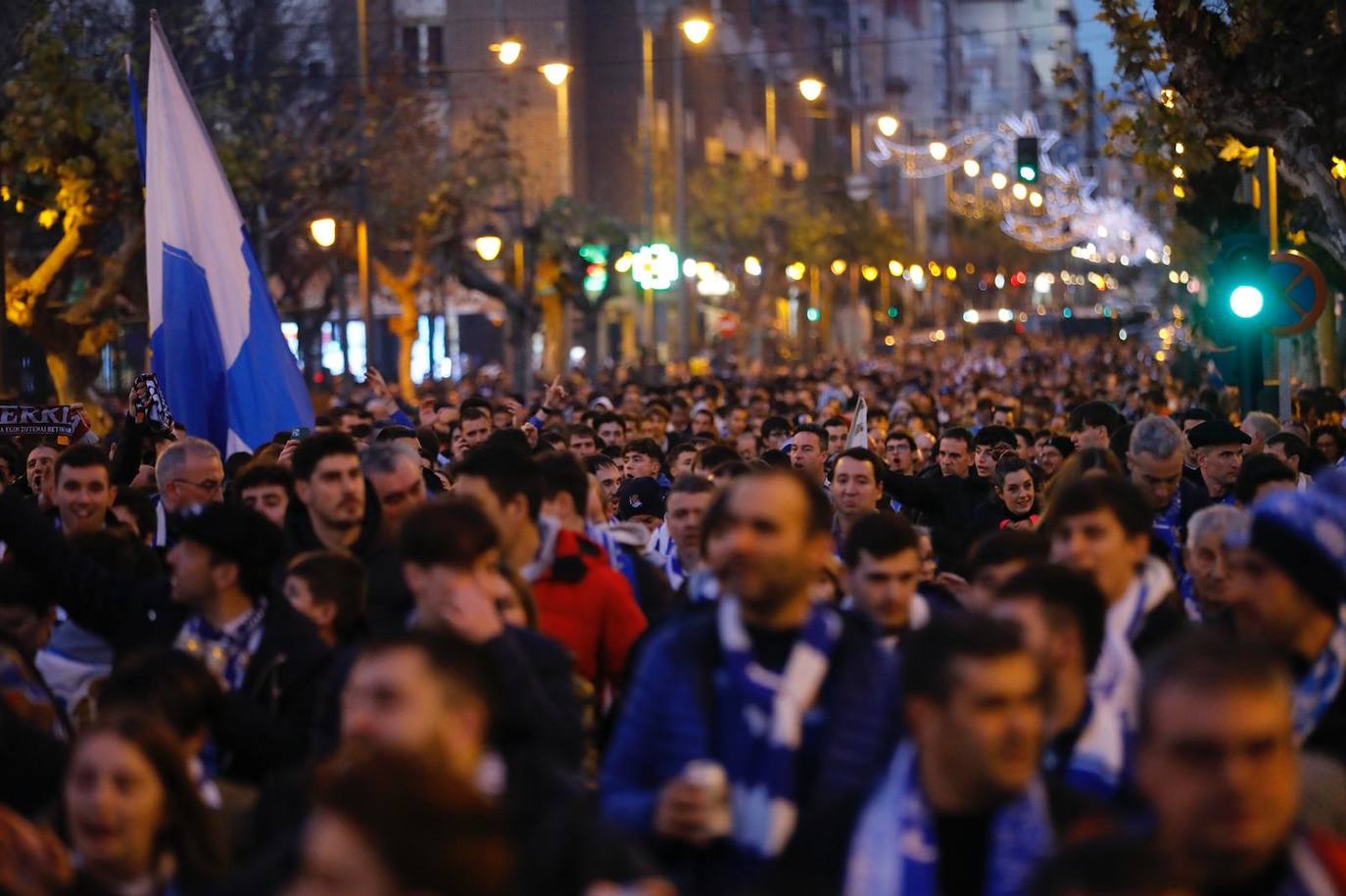 Fotos: El camino de la afición de la Real de República Argentina a Las Gaunas