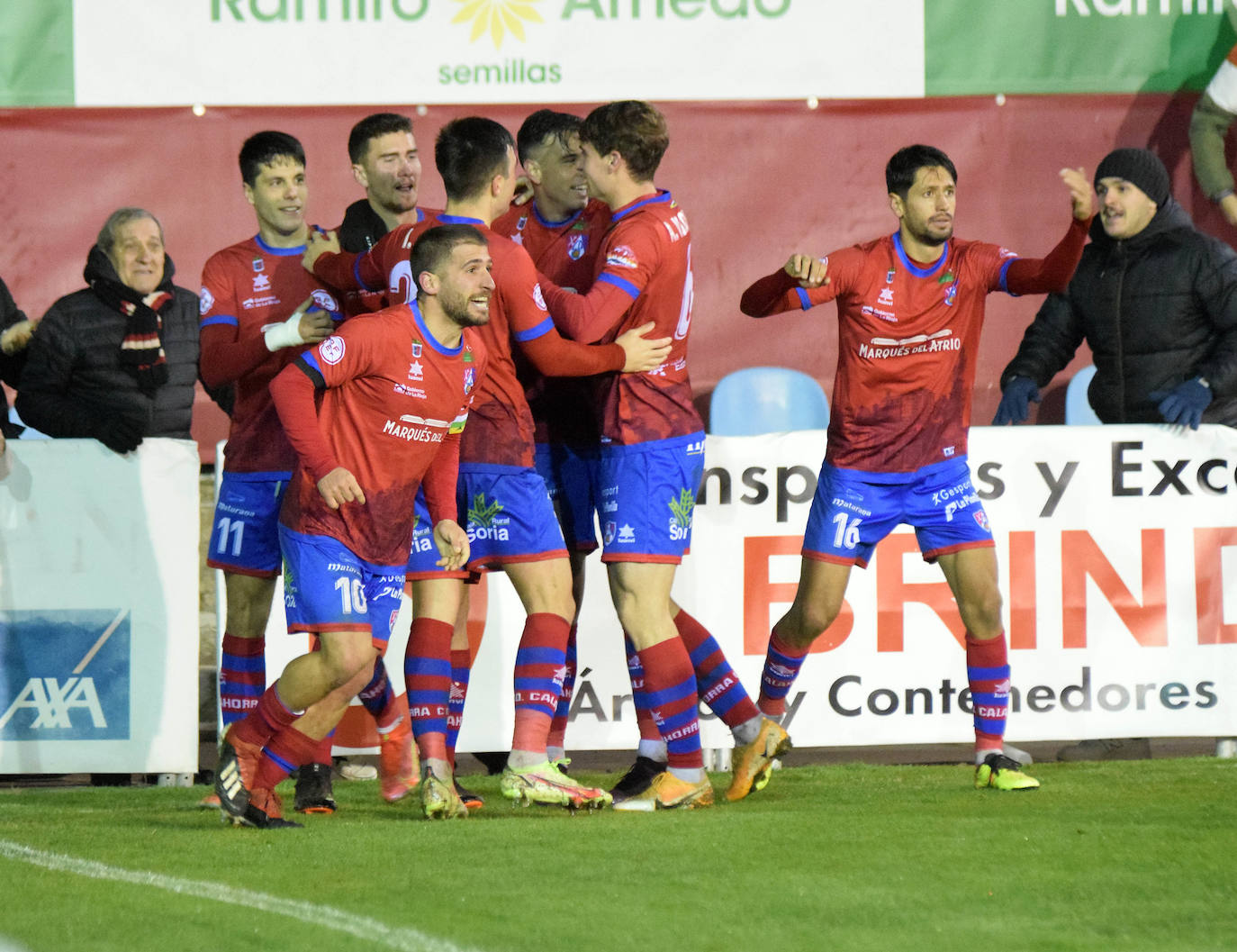 Fotos: Las imágenes del partido entre el CD Calahorra y el Cornellá